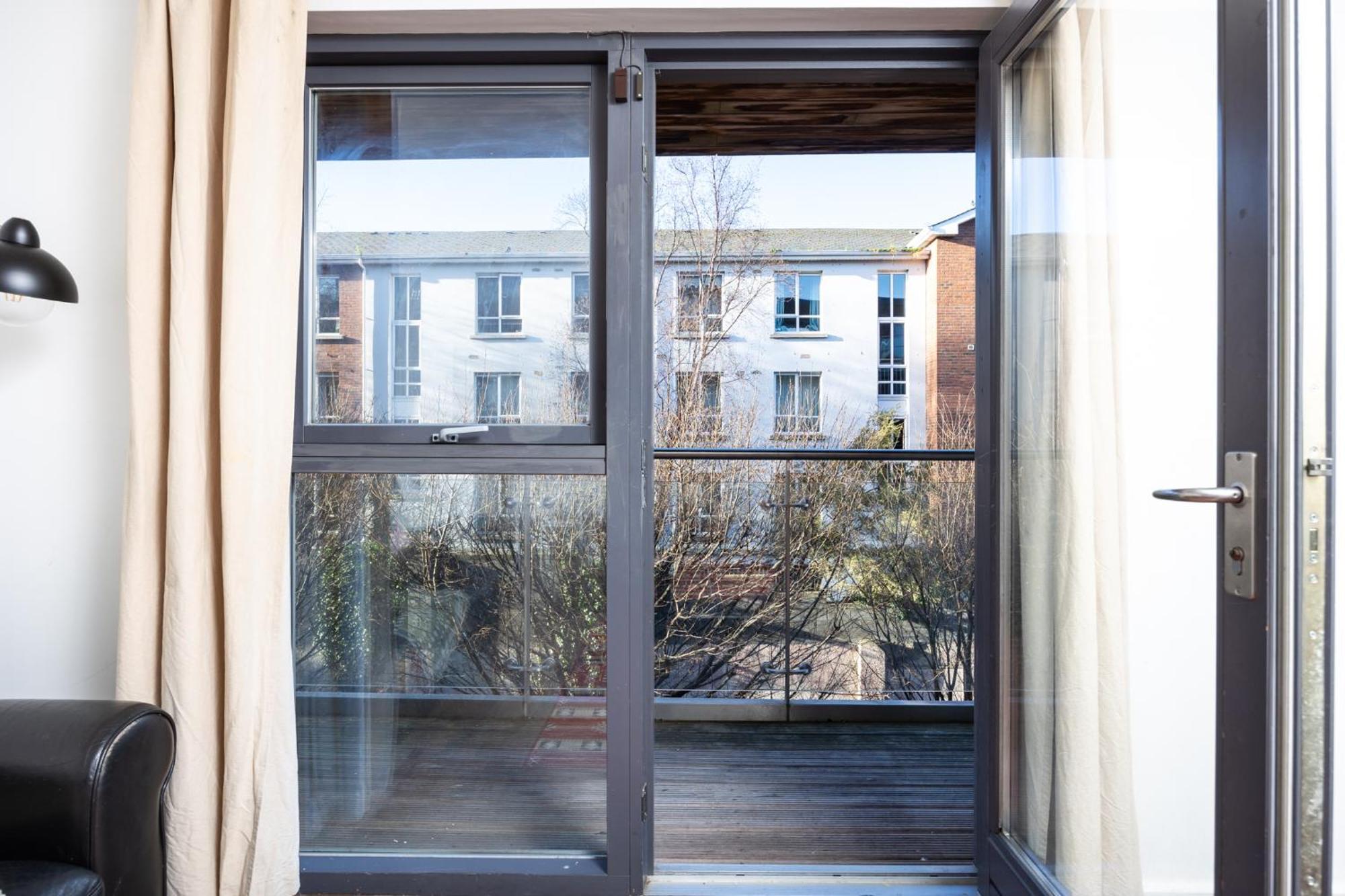 Contemporary 2br Flat In Dublin's Cultural Hub Apartment