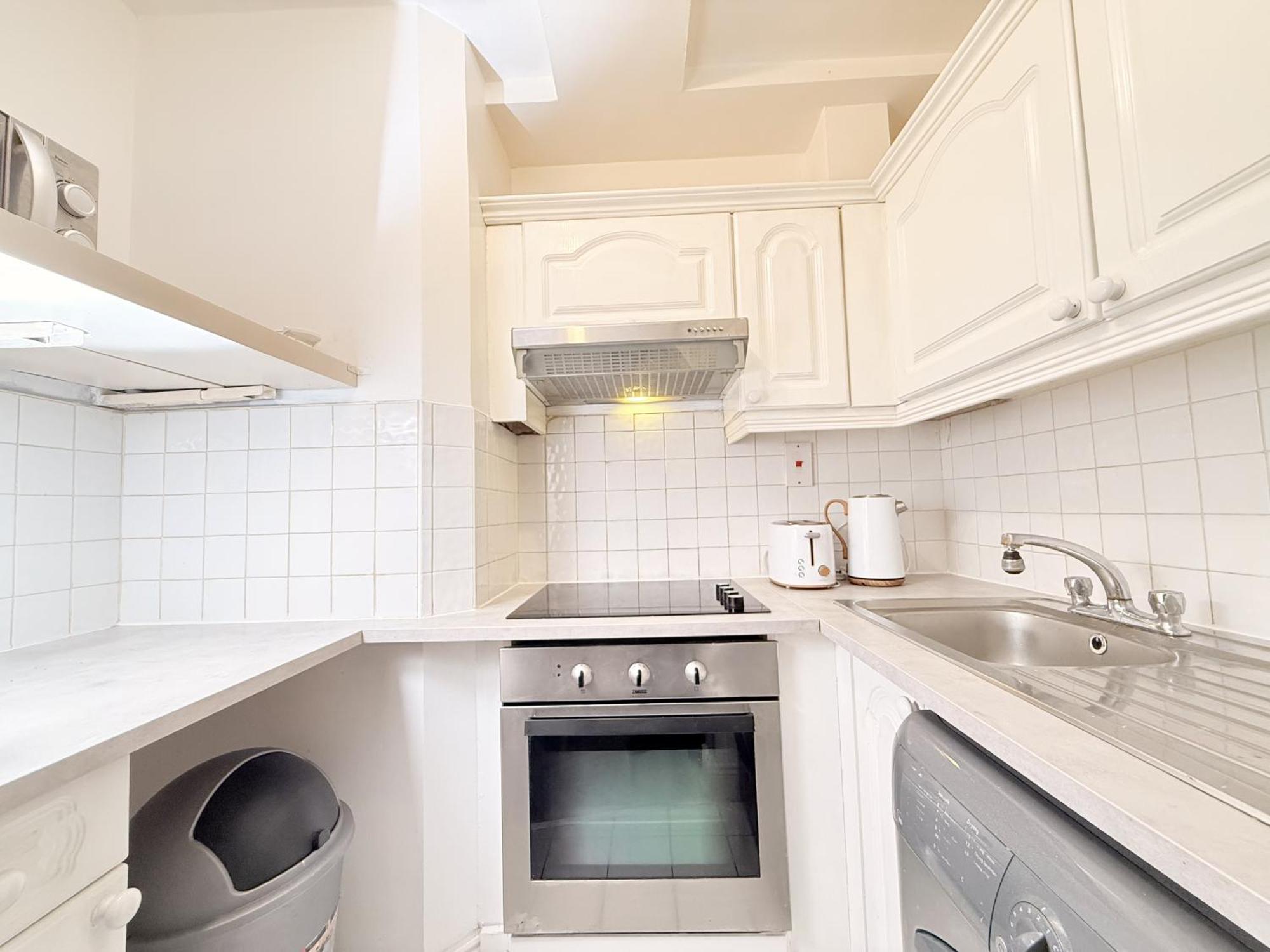 Apartment In Location *