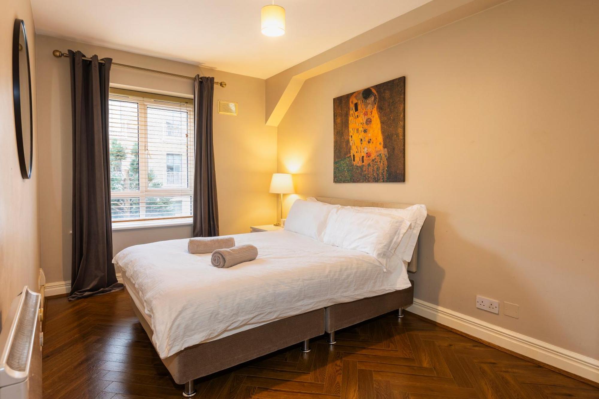 The Picasso - Trendy 2 Bd Ap- 4 - Super Fast Wifi Appartement *