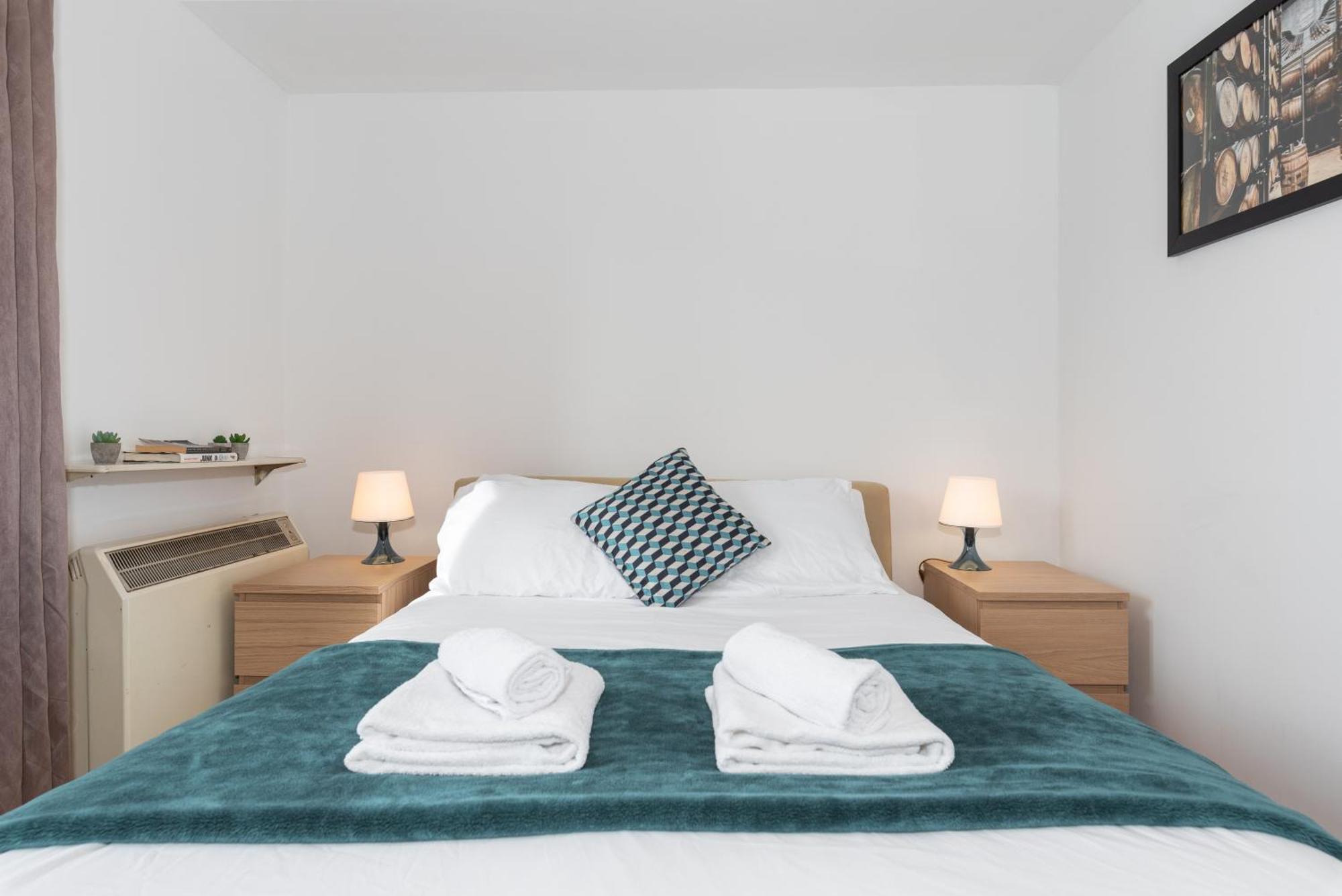 Spacious 3-bed In Center Appartement
