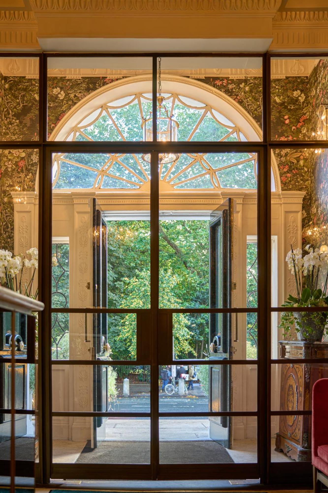 Townhouse On The 4* Dublin