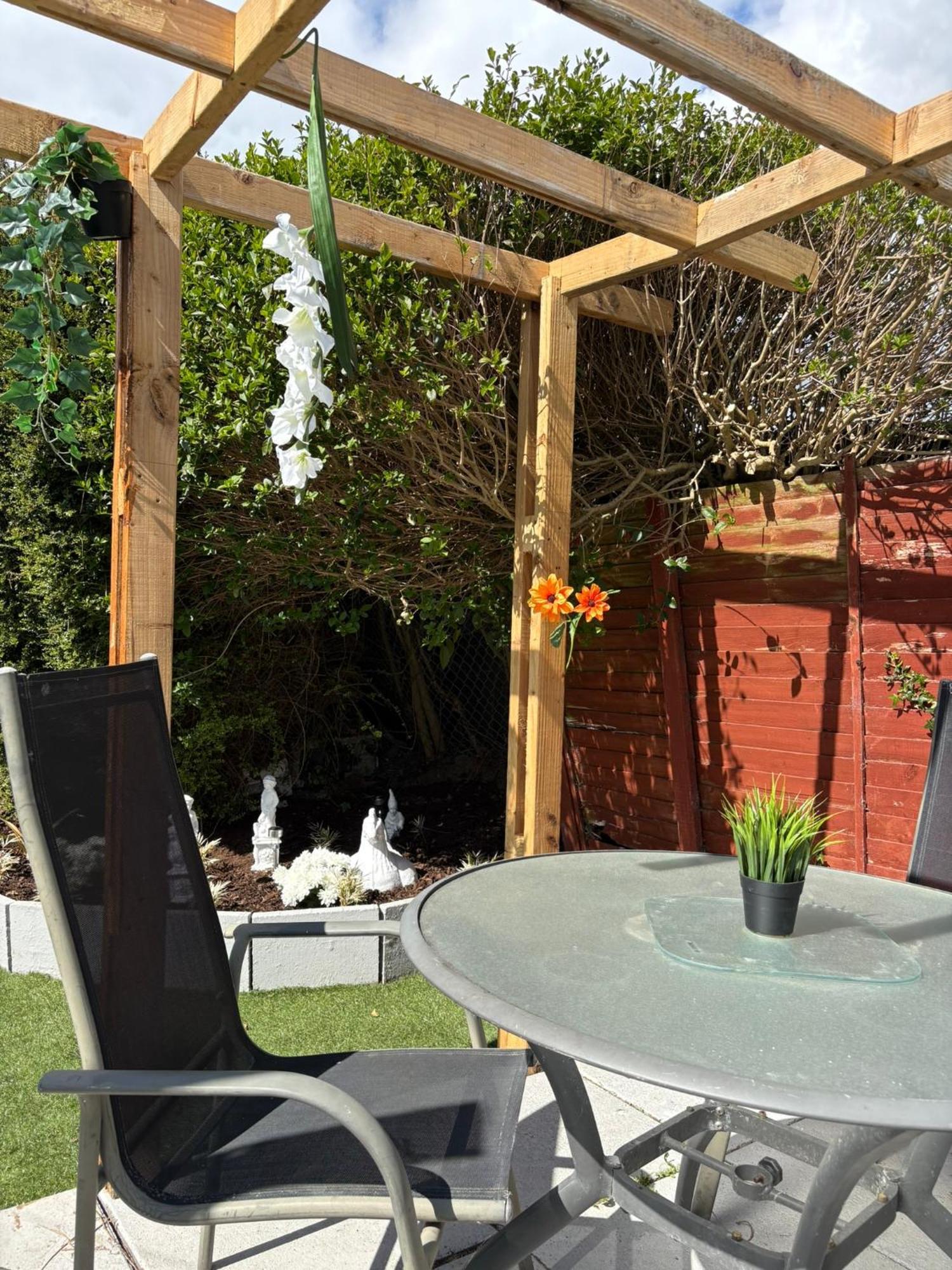 Superb Double Near Airport - 3 Guest house