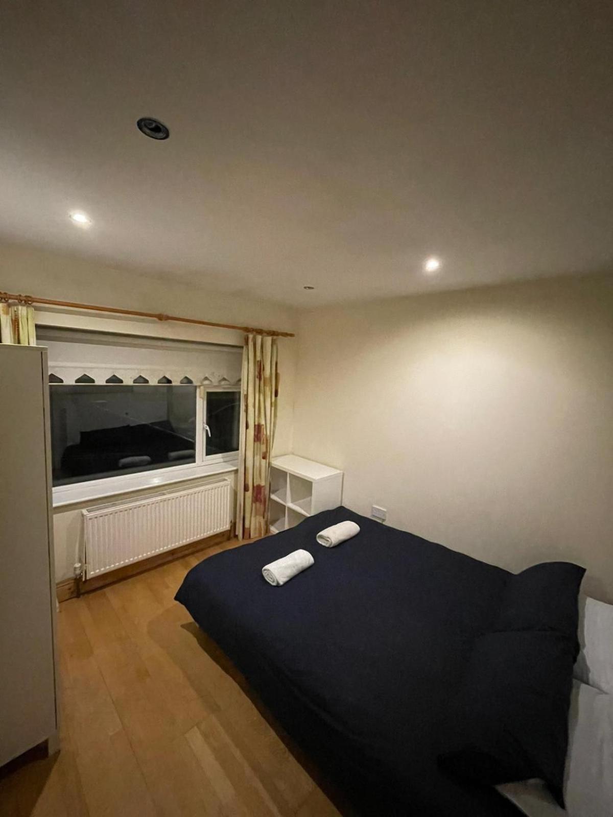 Superb Double Near Airport - 3 Guest house *