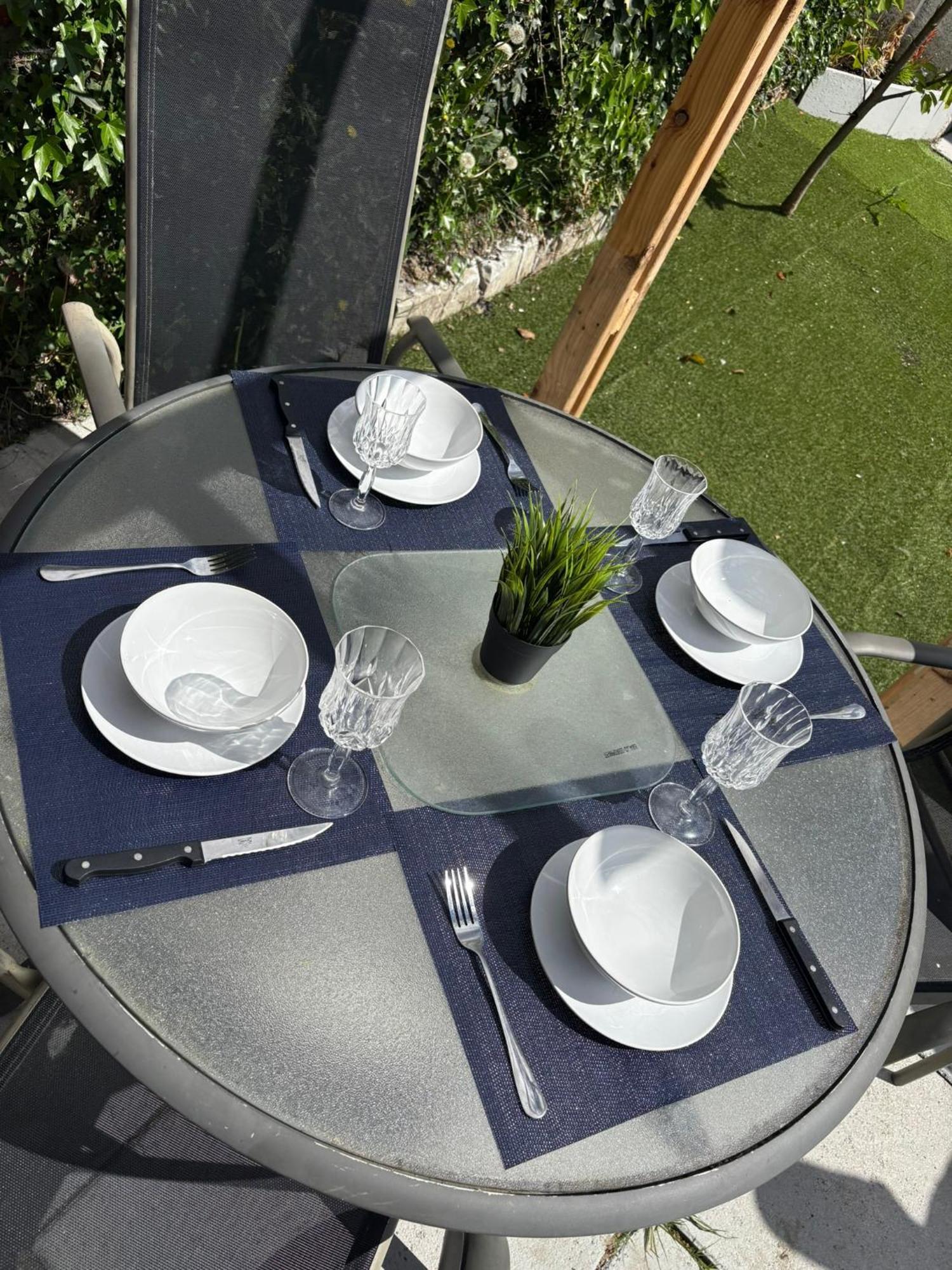 Superb Double Near Airport - 3 Guest house *