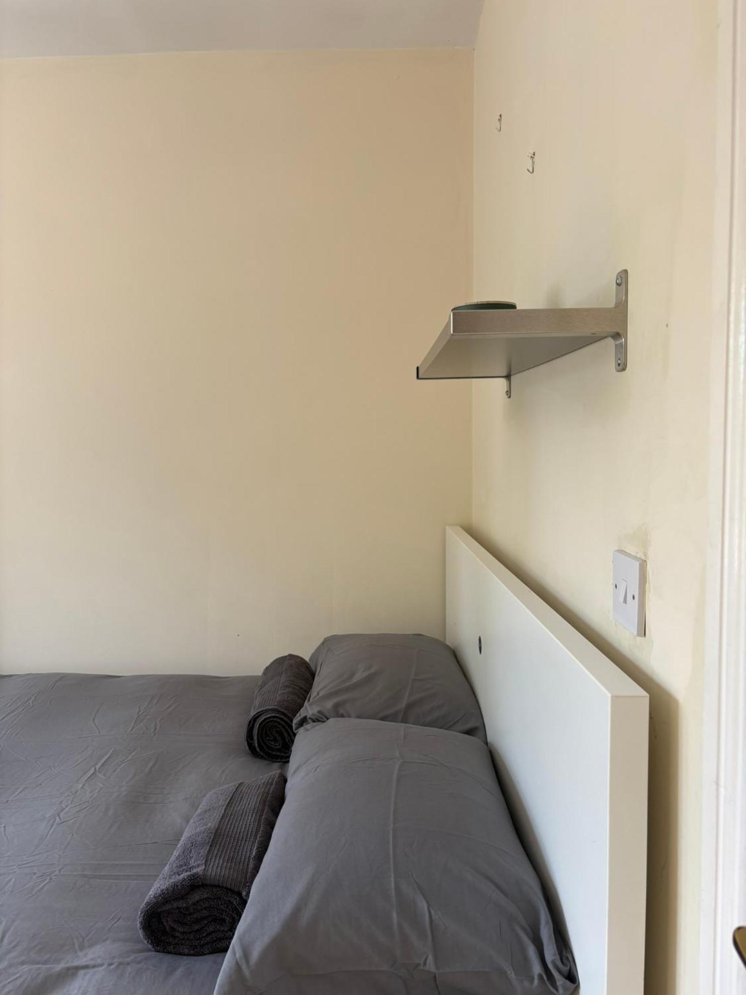 Guest house Superb Double Near Airport - 3 Dublin