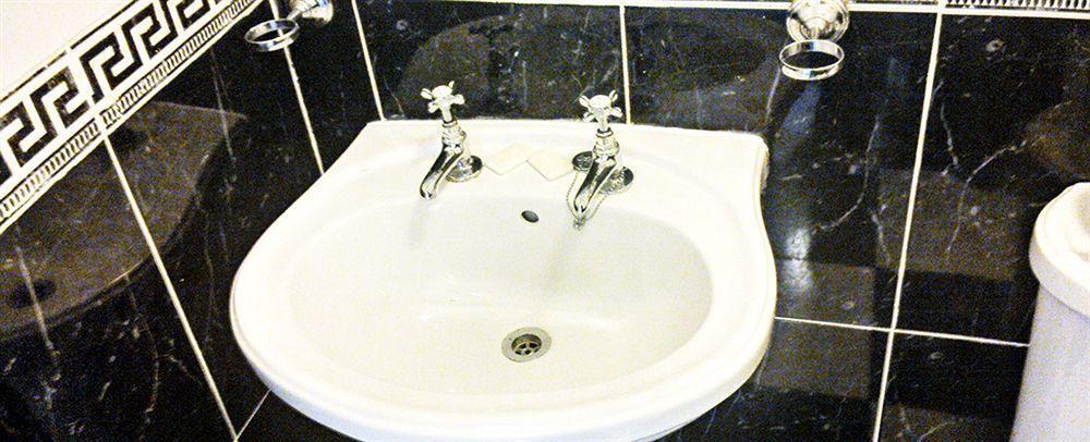 The Shipwright Guest house 3*