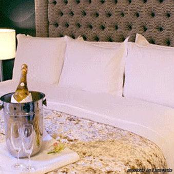 Townhouse On The Hotel 4*