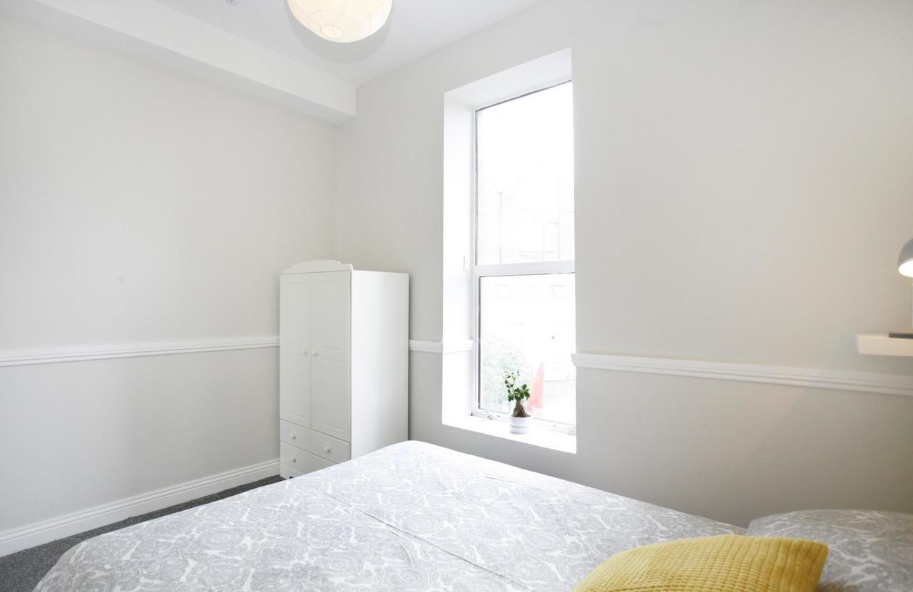 Amiens Street - 4 Apartment *