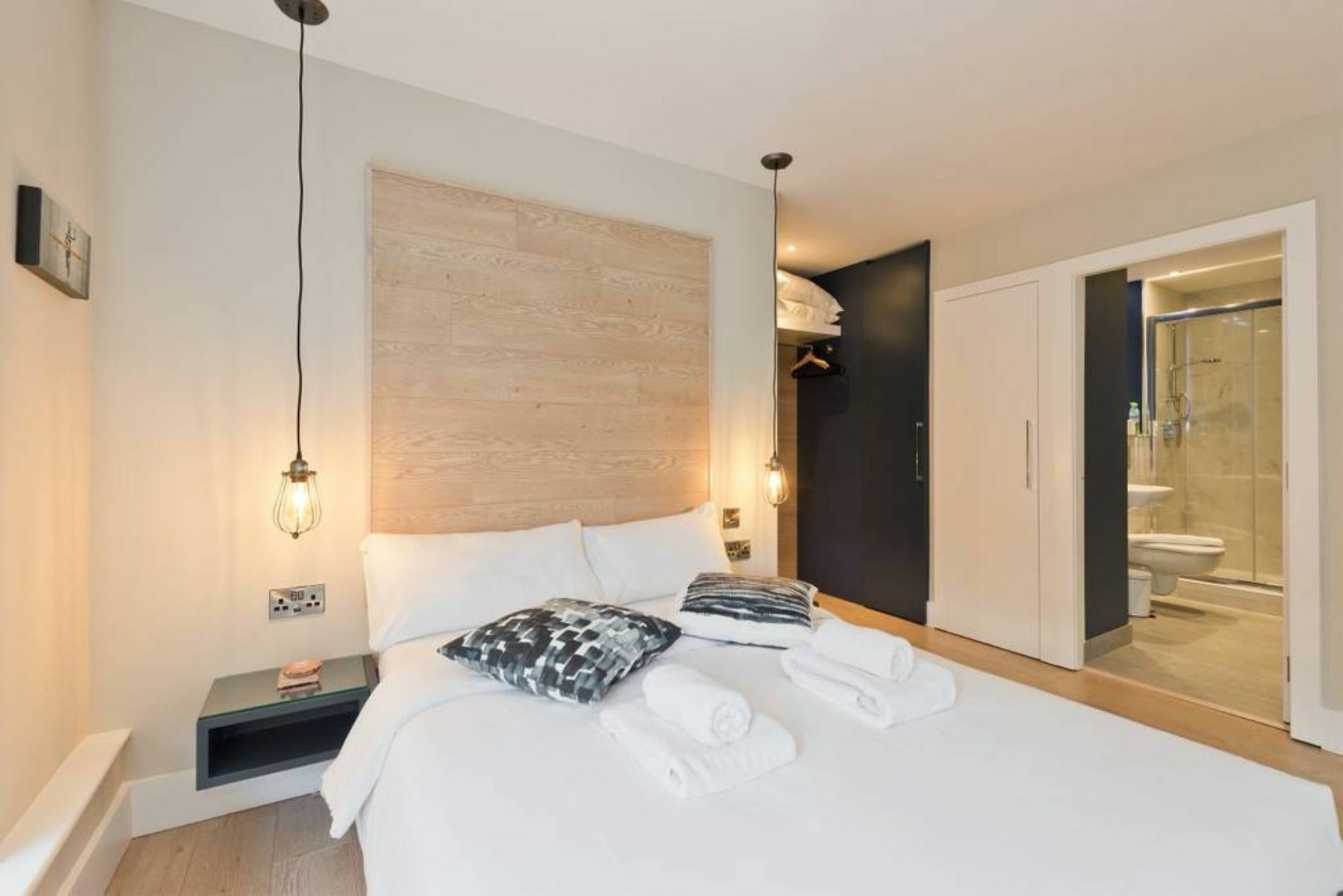 2 Bedroom Rooftop In Temple Bar Sleeps 6 Dublin
