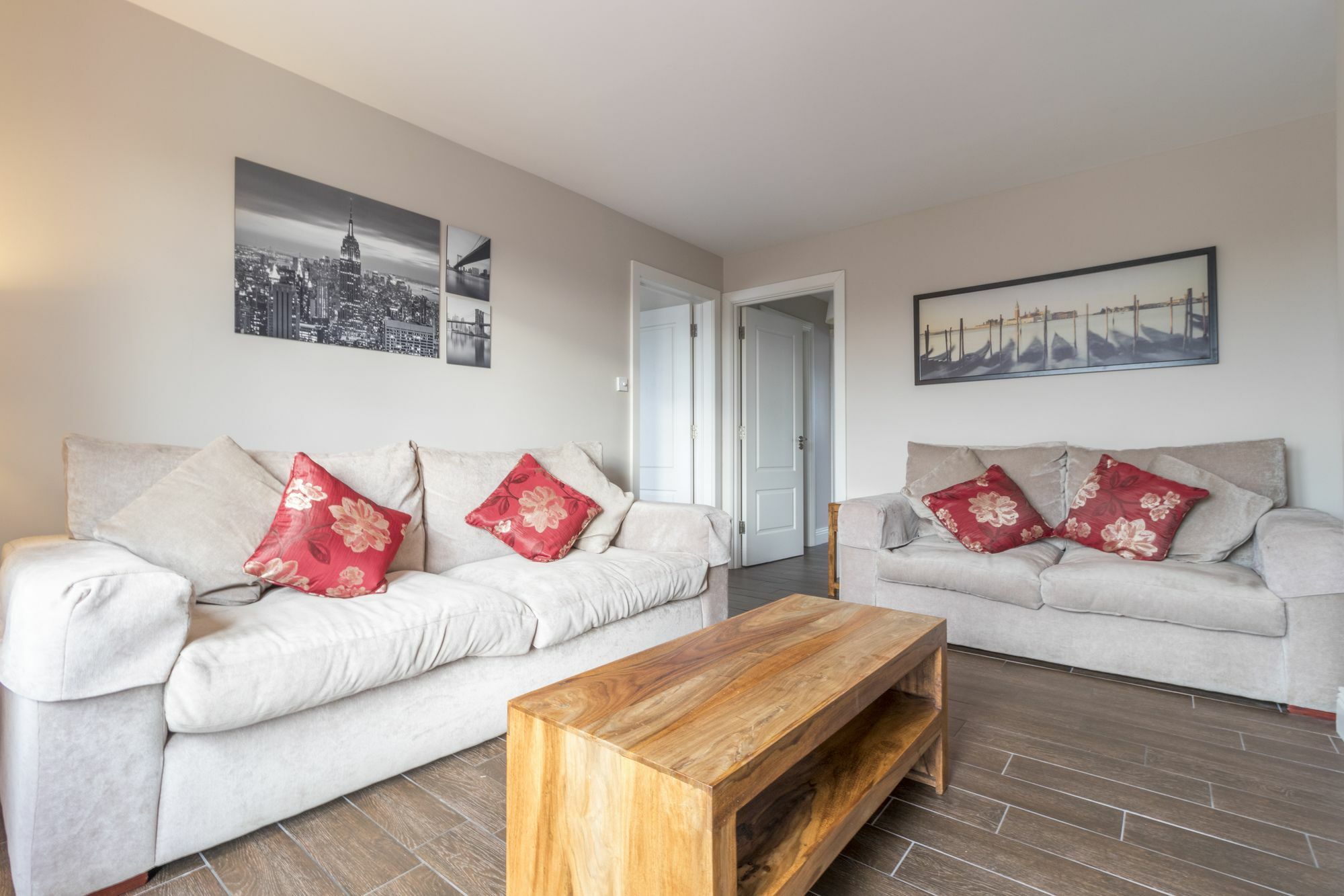 Broc House Aparthotel 4*