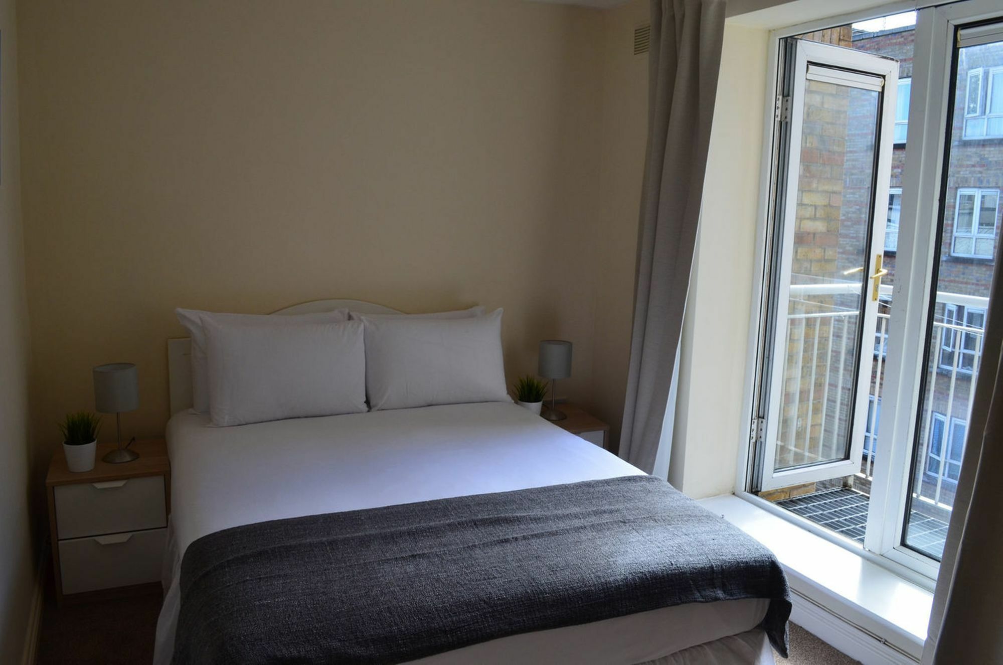 Metrostays - Jervis 66 *