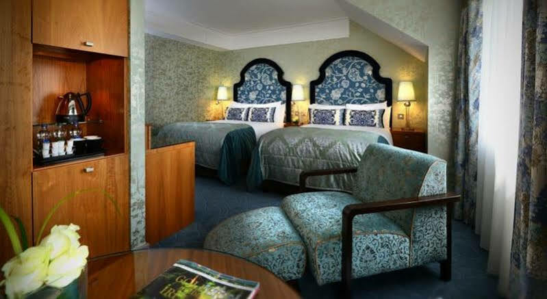 Clontarf Castle 4*