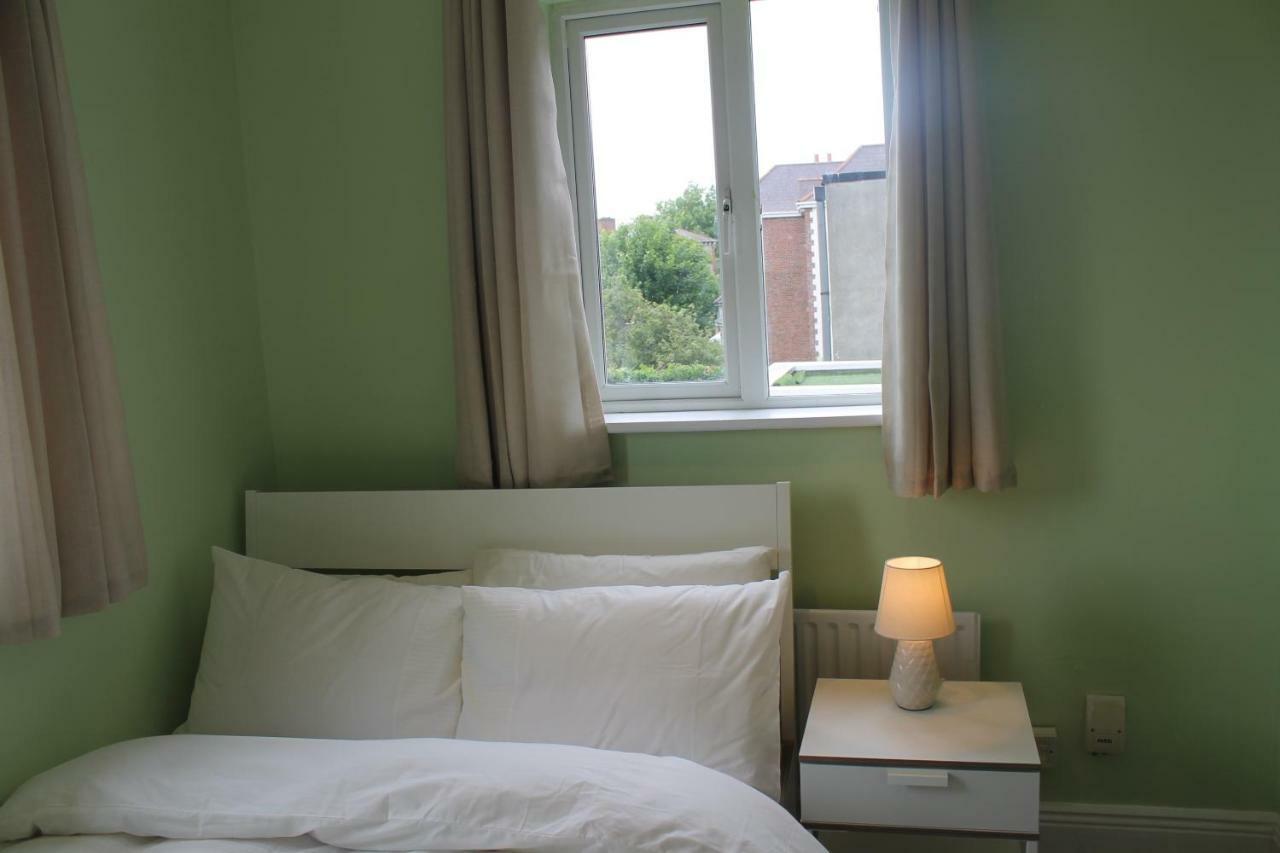 Sallymount Avenue House Guest house *
