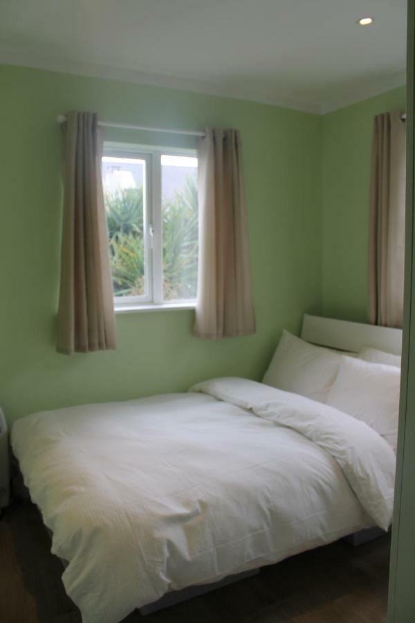 Sallymount Avenue House Guest house *