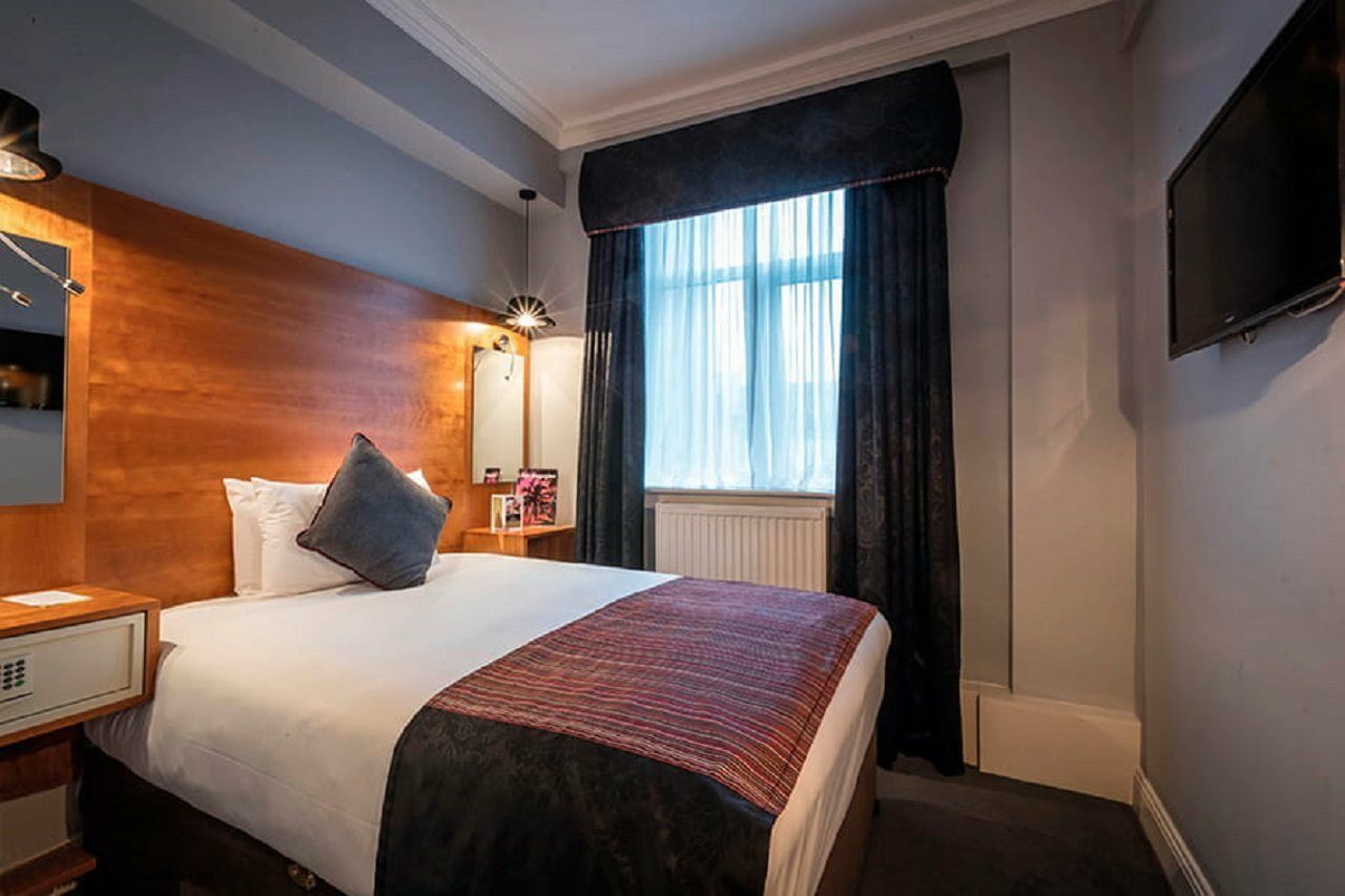 Hotel Riu Plaza The Gresham 4*