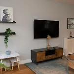 Guestready - Spacious 3Br House With Patio
