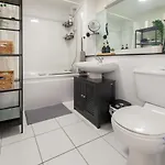 Exquisite And Modern 2Bed Apartment In City Centre