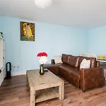 Spacious 2-Bedroom Apartment Near O\'Connell St