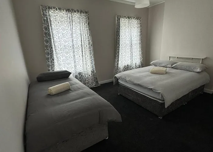Superb Triple Room Near Croke Park - 1