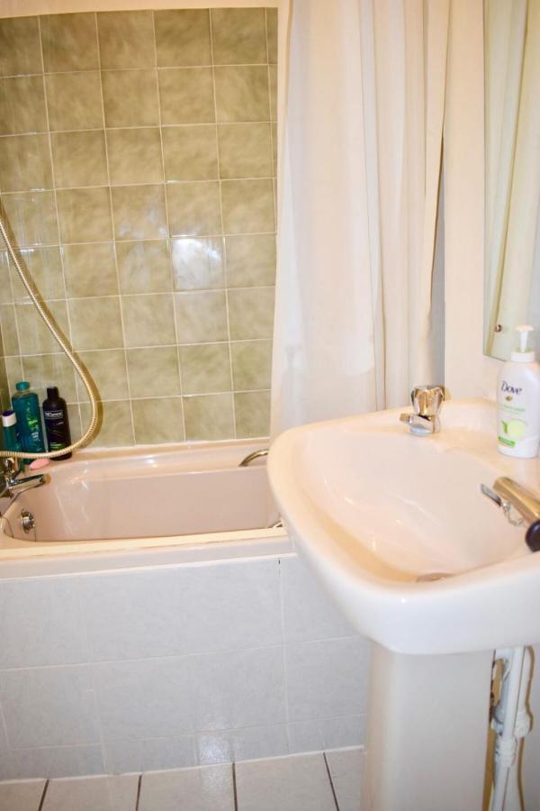 Lovely 1 Bedroom In Apartment