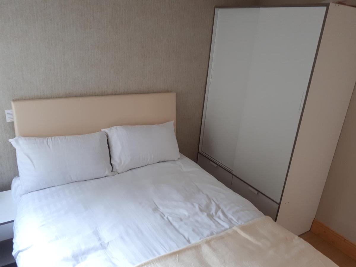 One Double Bedroom Flat *