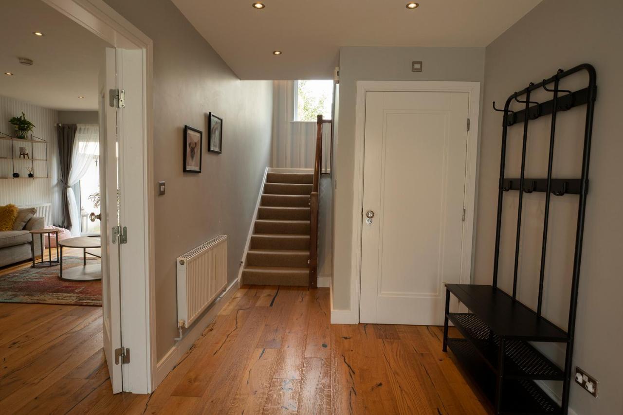 Vakantiehuis Guestready - Spacious 3br House With Patio Dublin