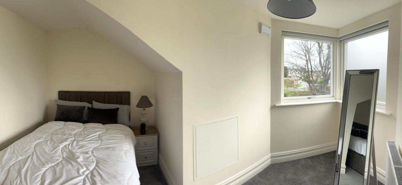Bolton Grove House Homestay *