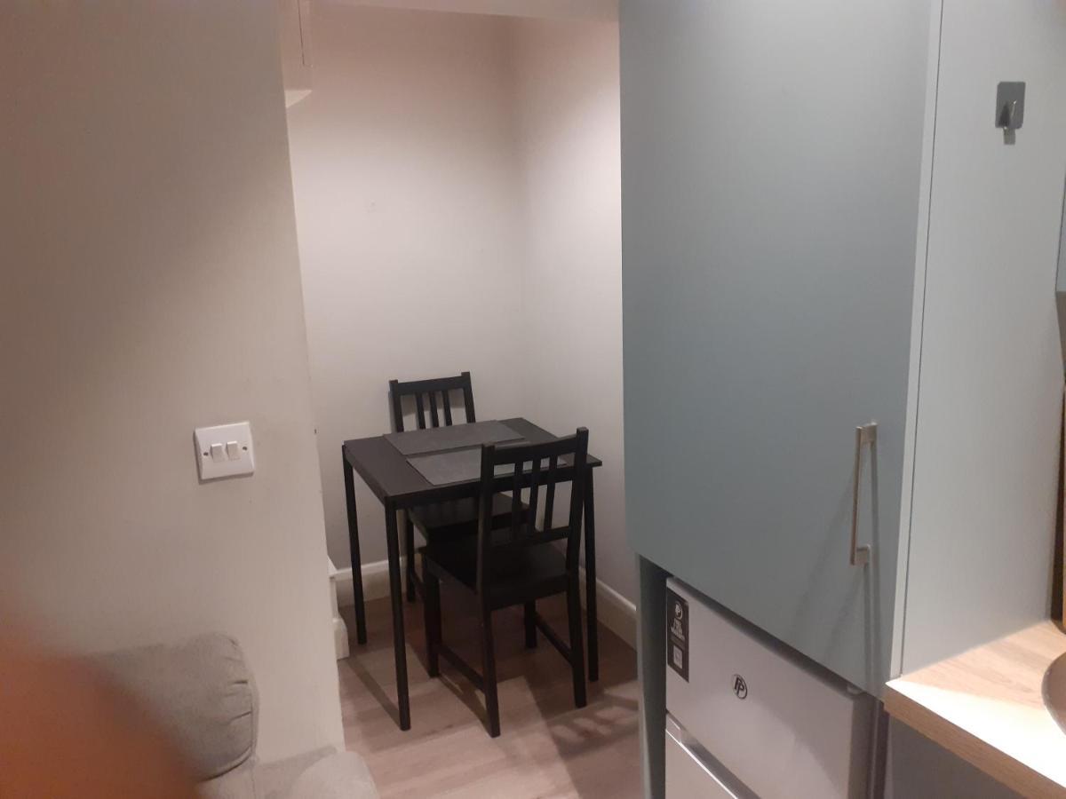 Spacious Studio-dublin 3 *