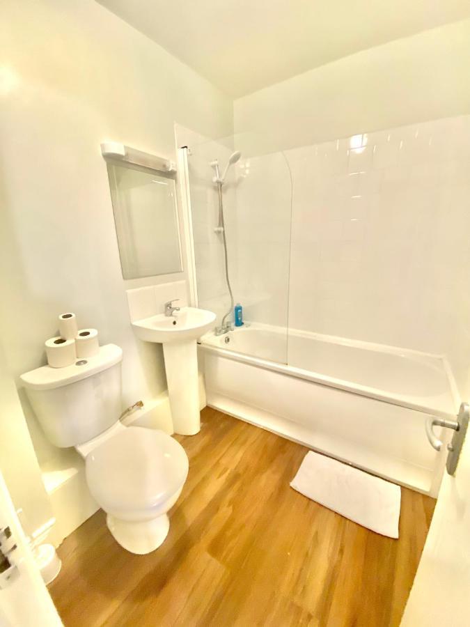 Apartment Lovely 2 Bedroom In *