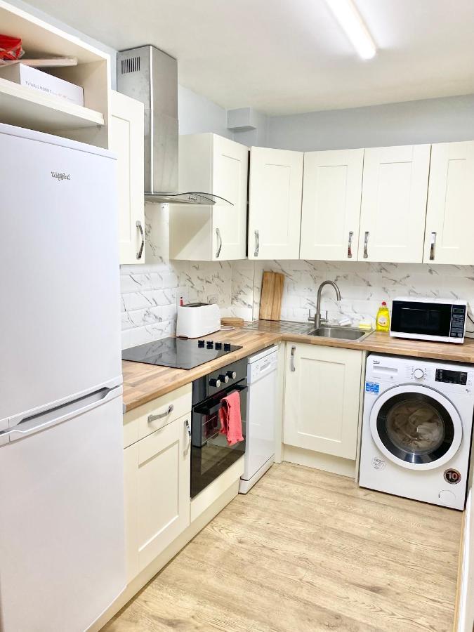 Apartment Lovely 2 Bedroom In
