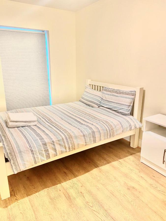 Lovely 2 Bedroom In *