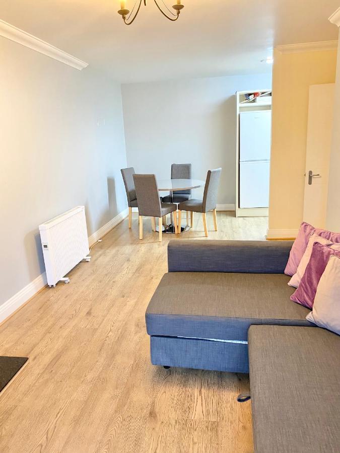 Apartment Lovely 2 Bedroom In