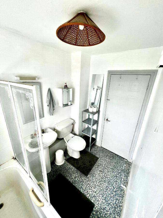 Custom House, 1 Room, 1 Homestay *