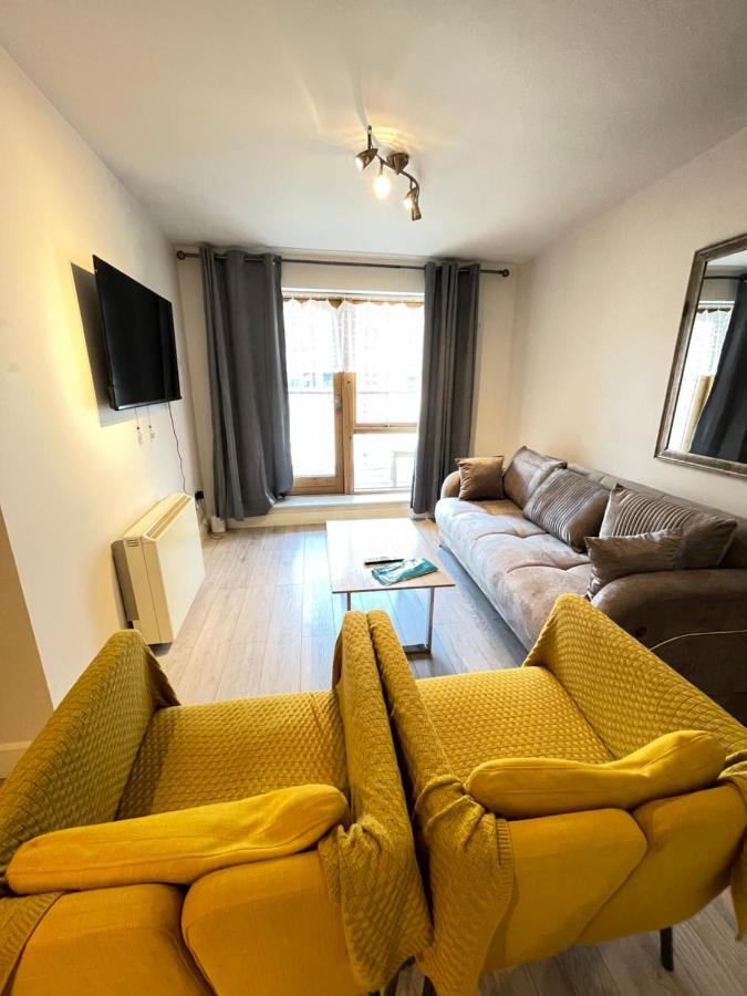 Greeg Court Apartment *