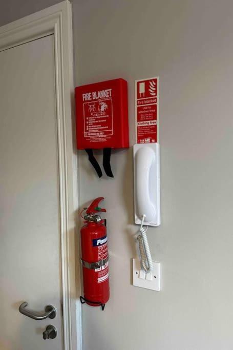 Private Cosy Studio - A1 Location Apartment Dublin
