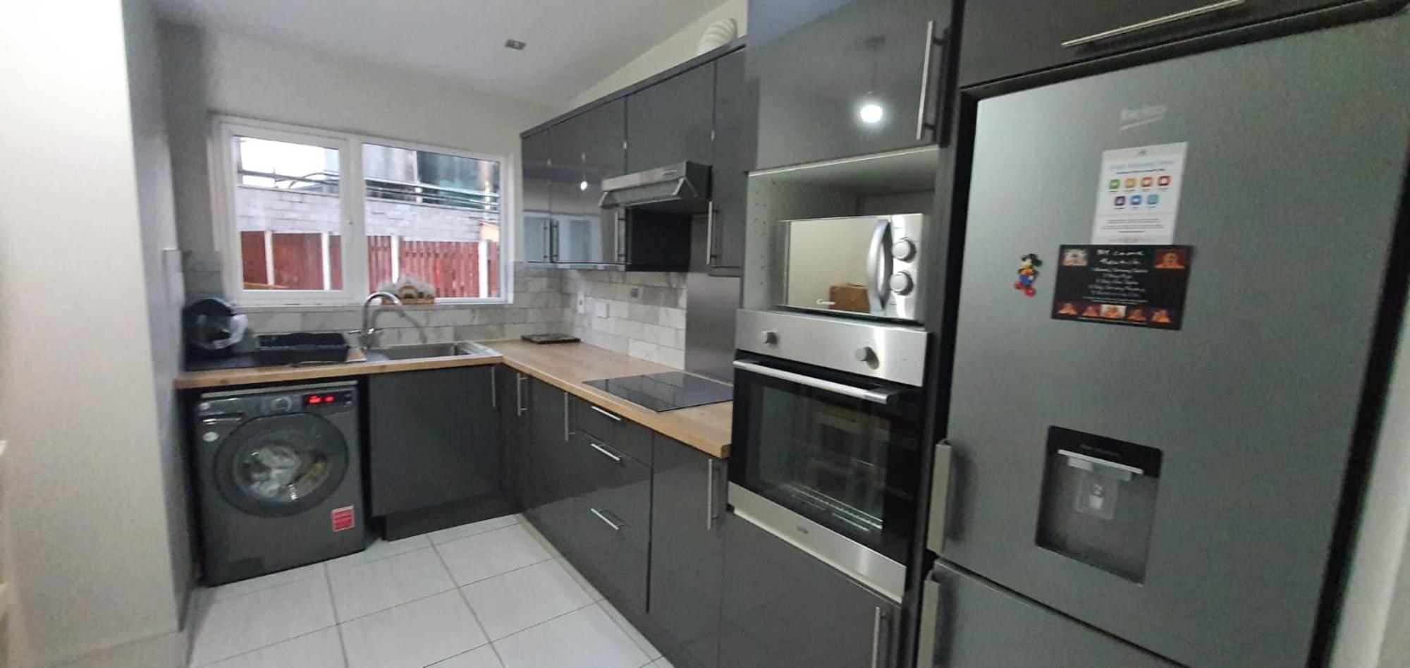 Apartment With Private Kitchen