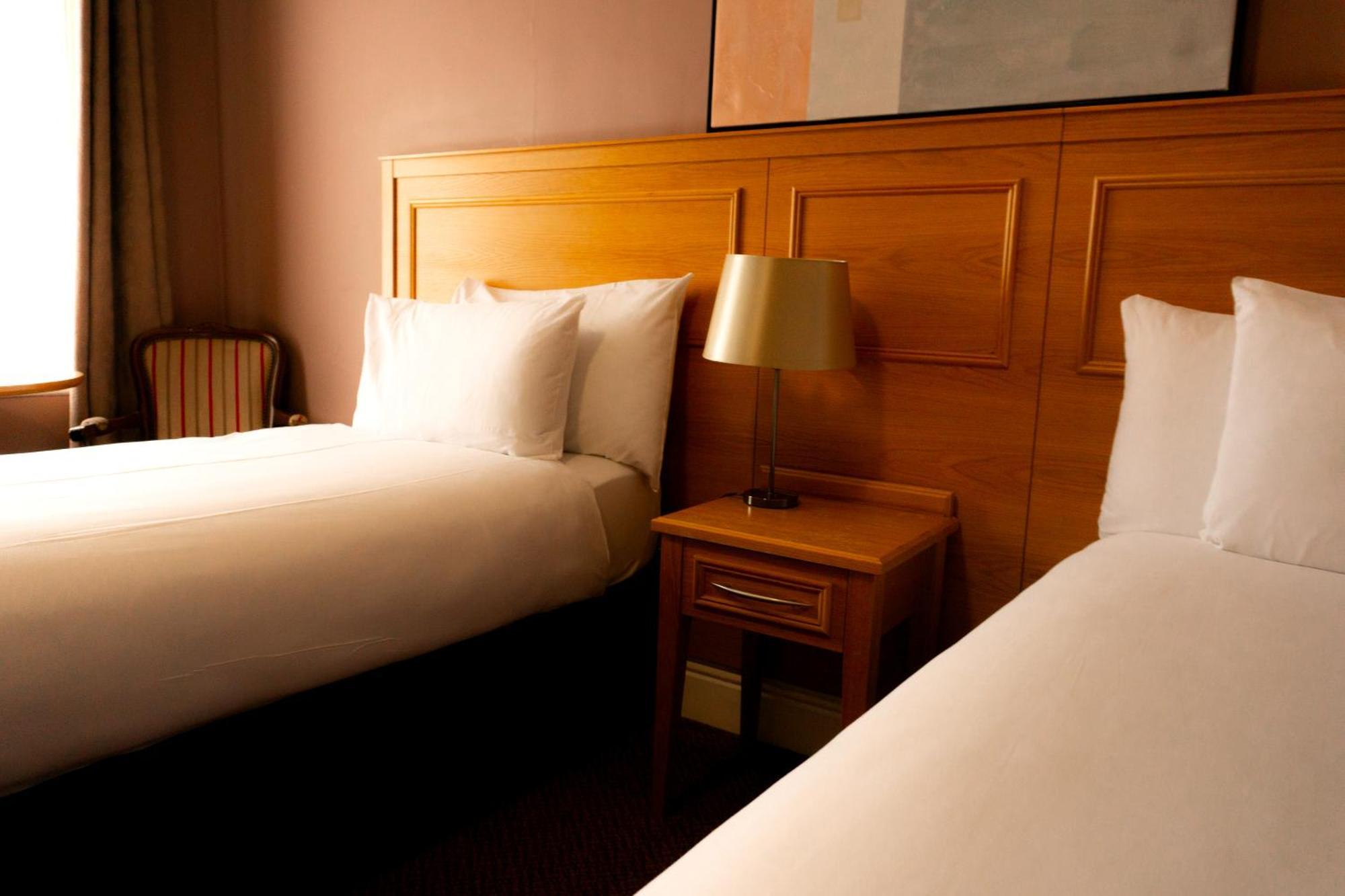 Phoenix Park Hotel 3*