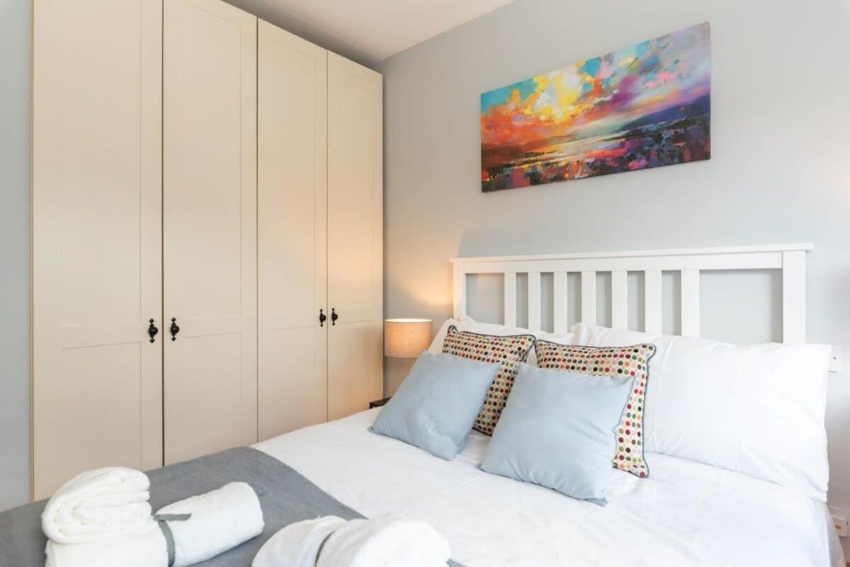 Beautiful Location Fast Wifi N Tv Dublin