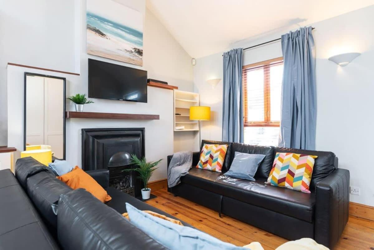 Beautiful Location Fast Wifi N Tv Holiday home Dublin