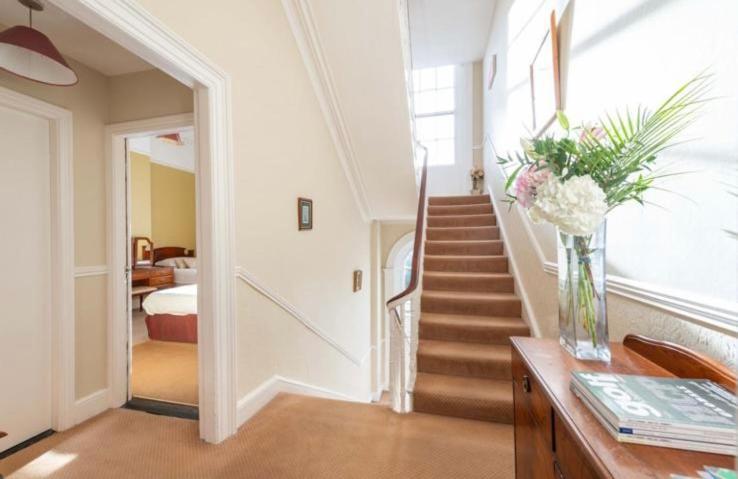 Bed & Breakfast Abbeyleigh House Dublin