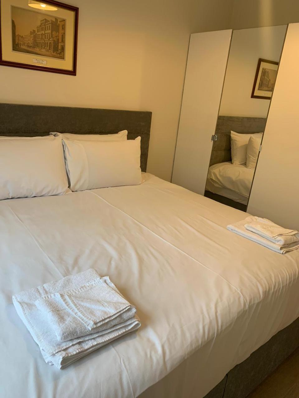 Apartment Luxury Custom Hall City