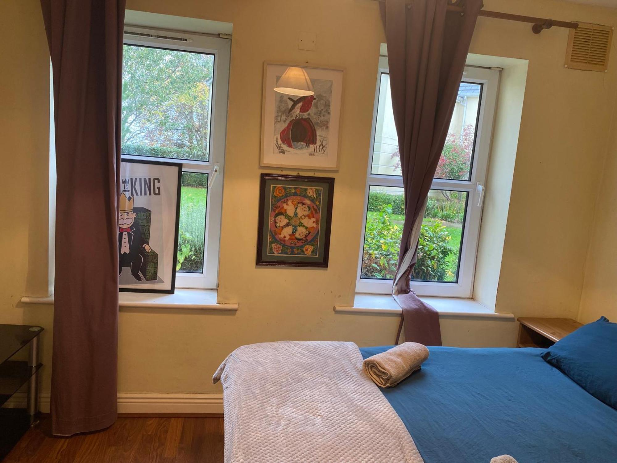 Comfy Near Airport With Free Parking Homestay *