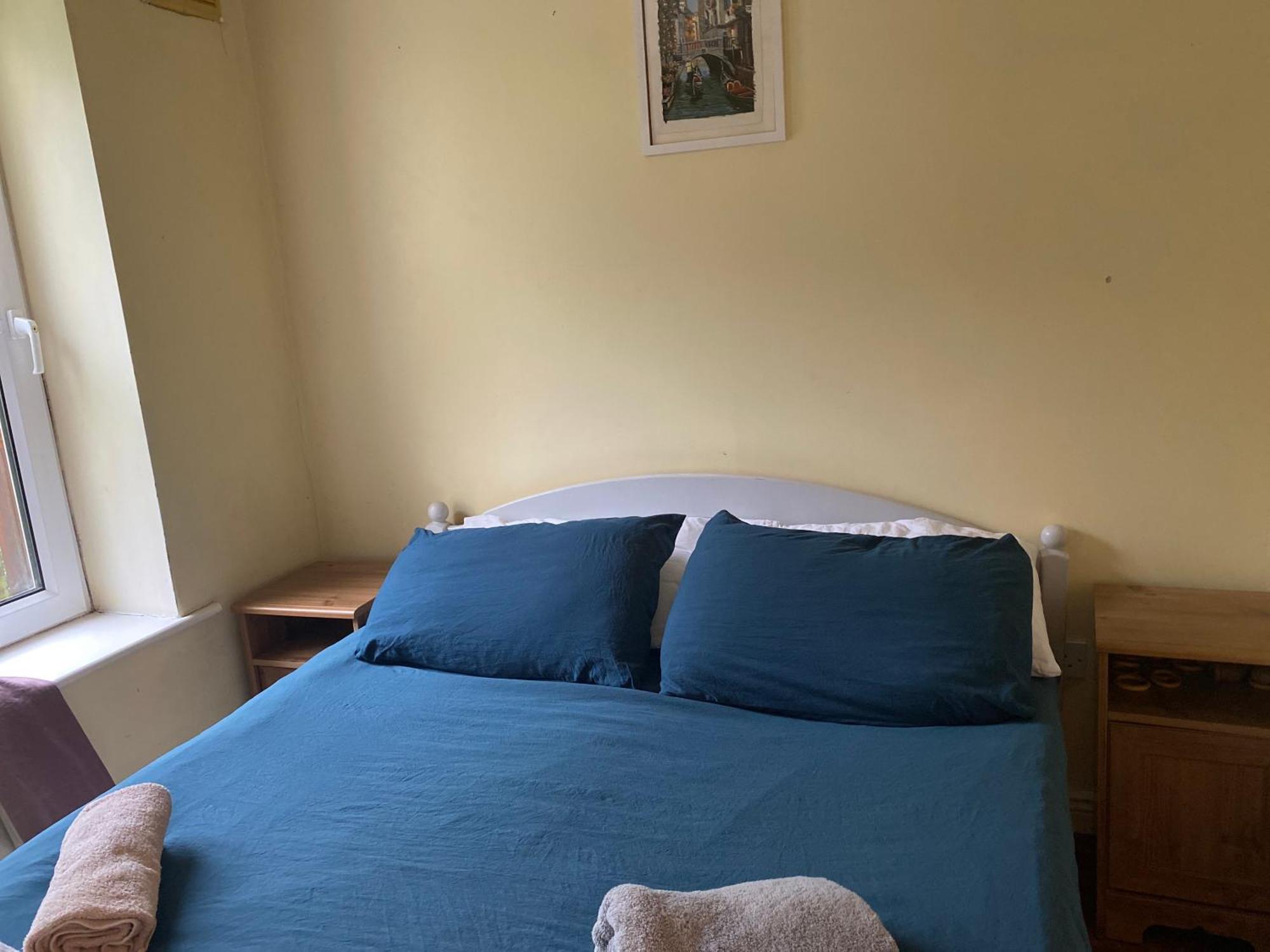 Comfy Near Airport With Free Parking *