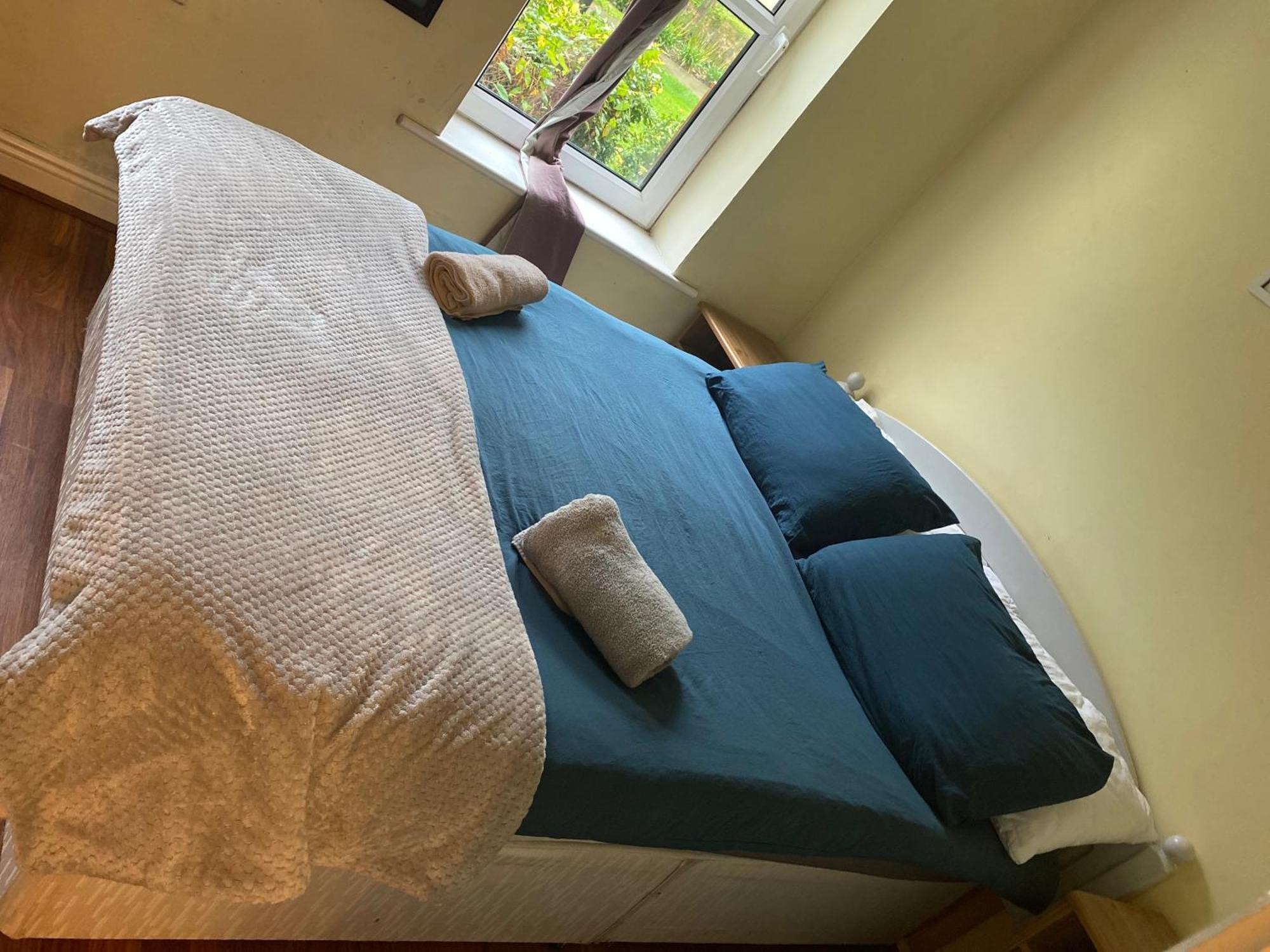 Comfy Near Airport With Free Parking Homestay *