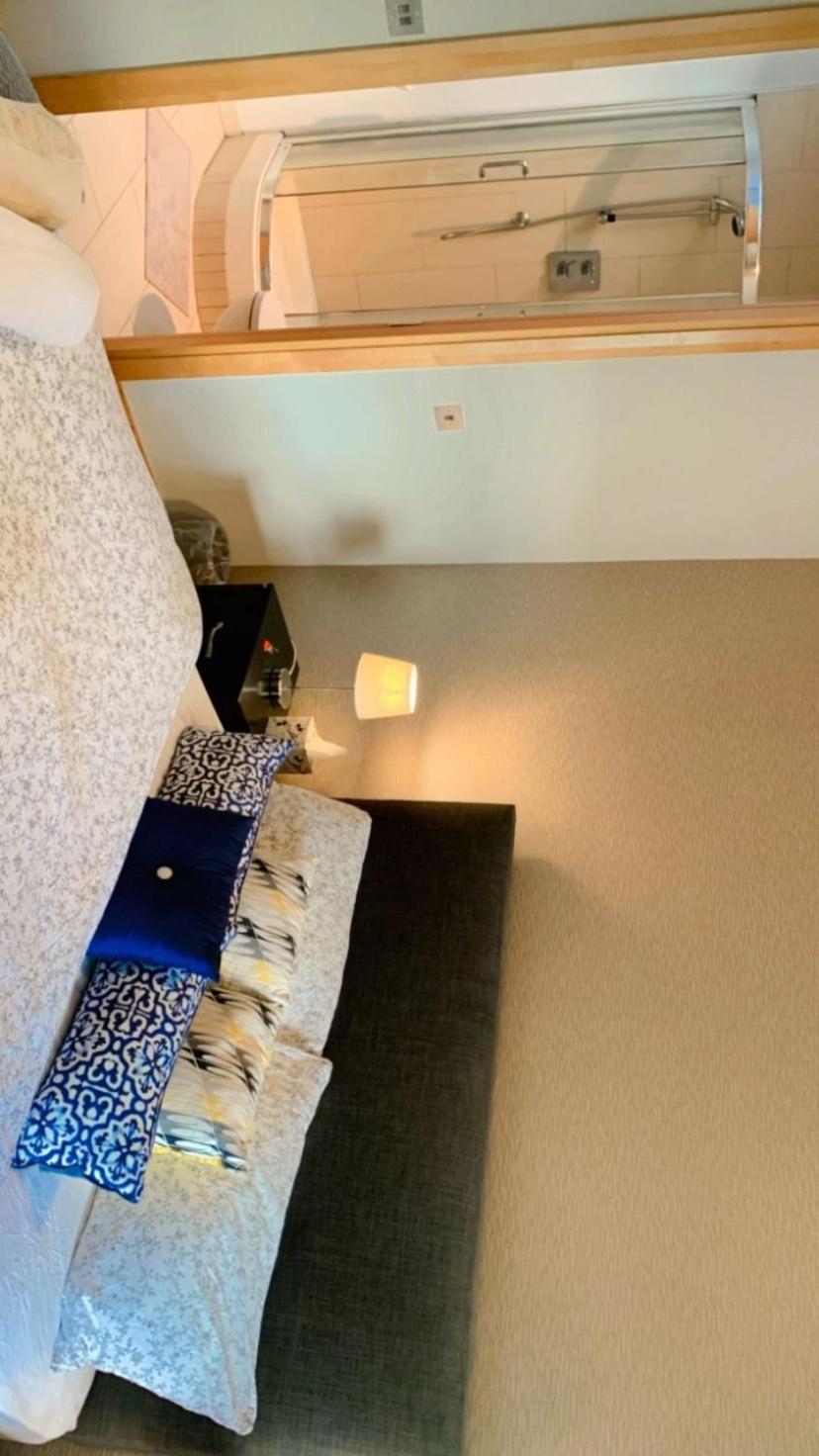 Guest house Luxurious Ensuite Kingsize Bedroom *