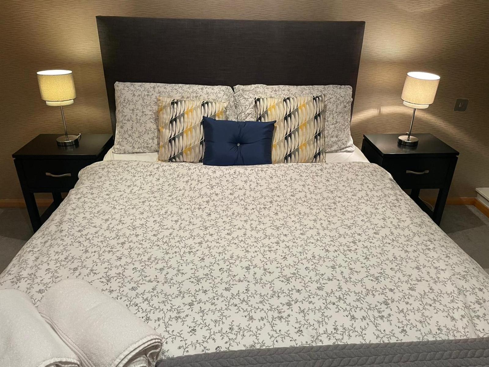 Luxurious Ensuite Kingsize Bedroom Guest house