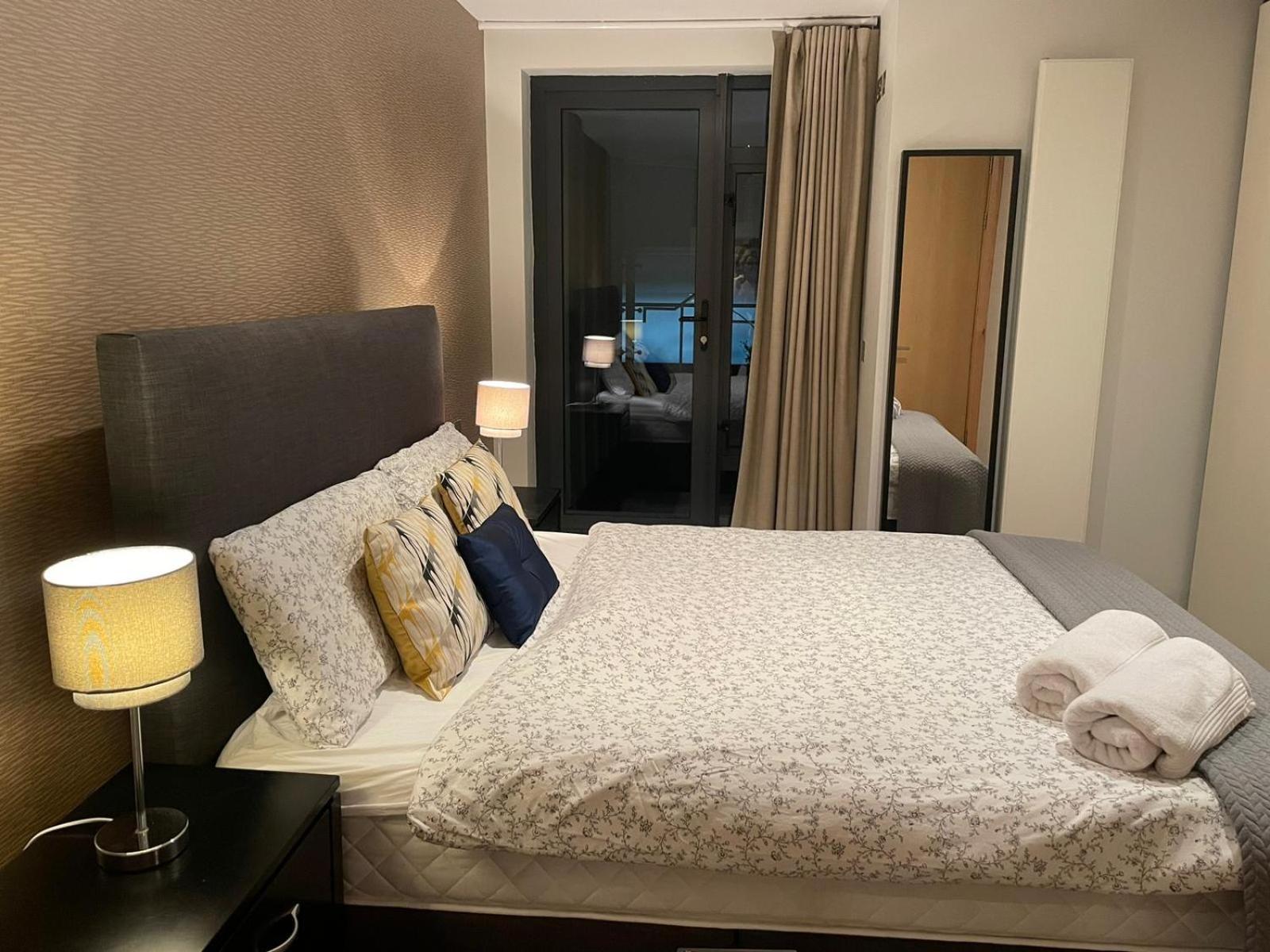 Luxurious Ensuite Kingsize Bedroom Guest house *