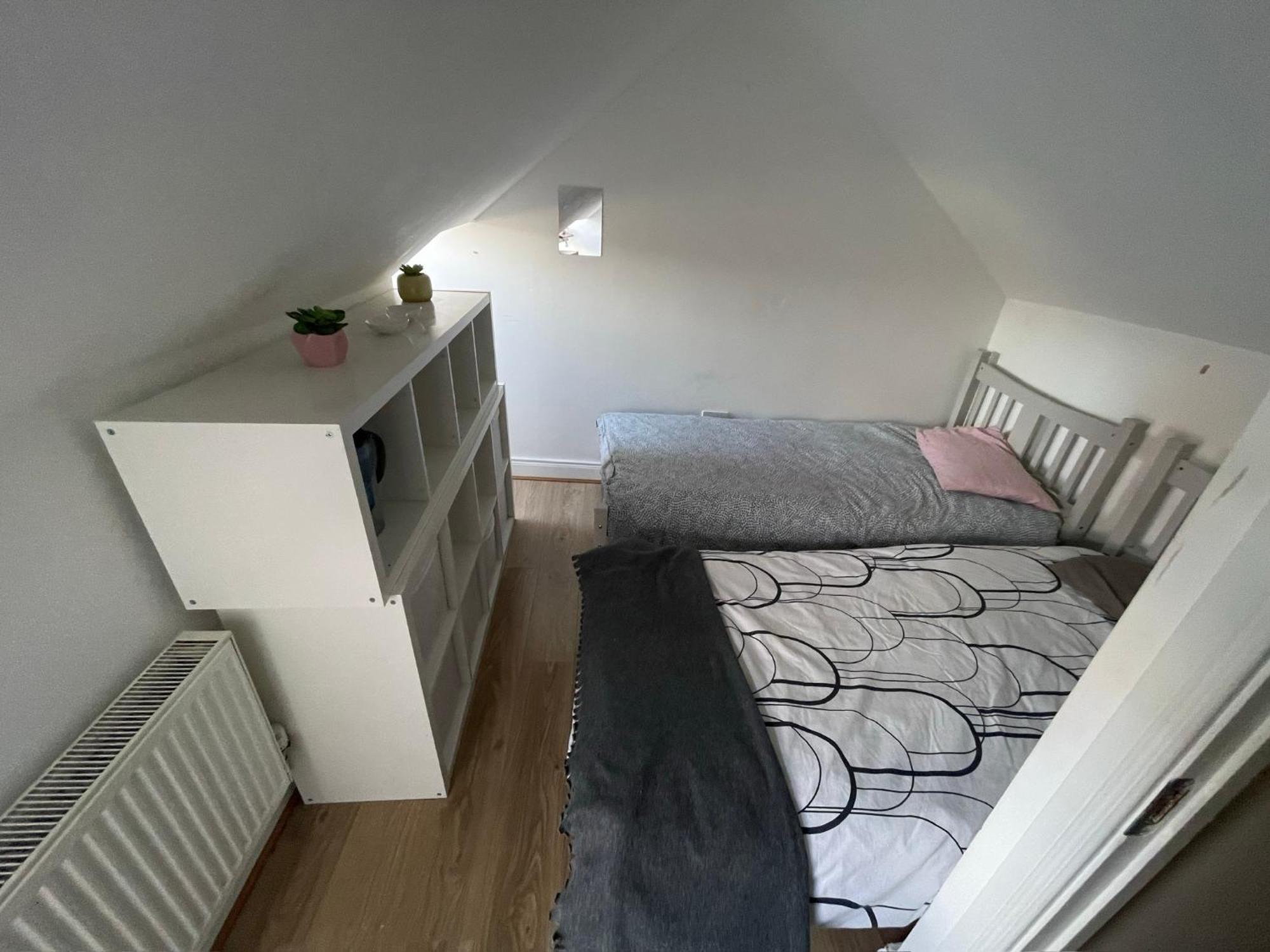 Bed & Breakfast Claddagh House