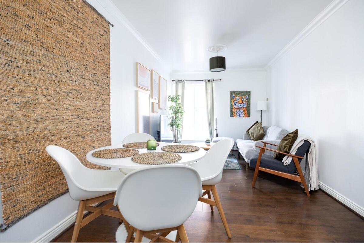 2br With Balcony Apartment *