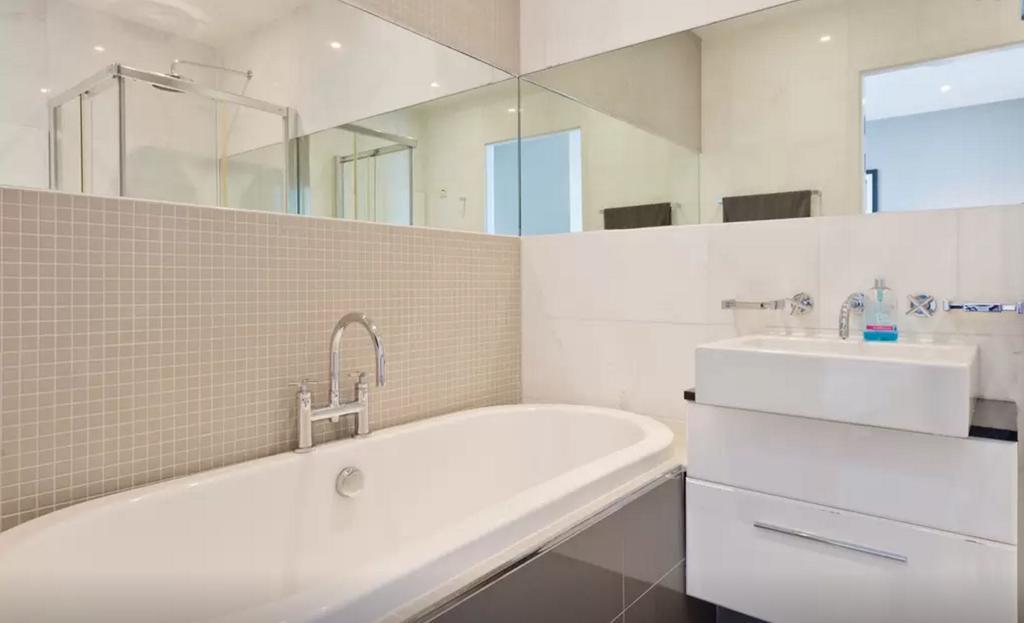 Luxury High-rise * Dublin